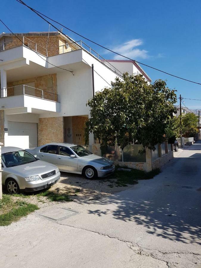 Apartment Dijana Kaštela Екстериор снимка