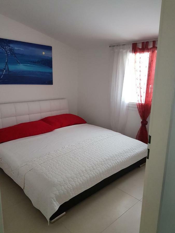 Apartment Dijana Kaštela Екстериор снимка